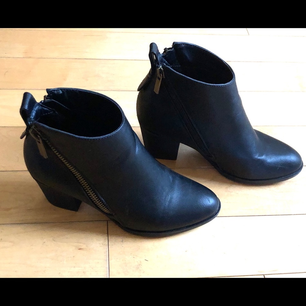 Women’s Booties Sz 7.5